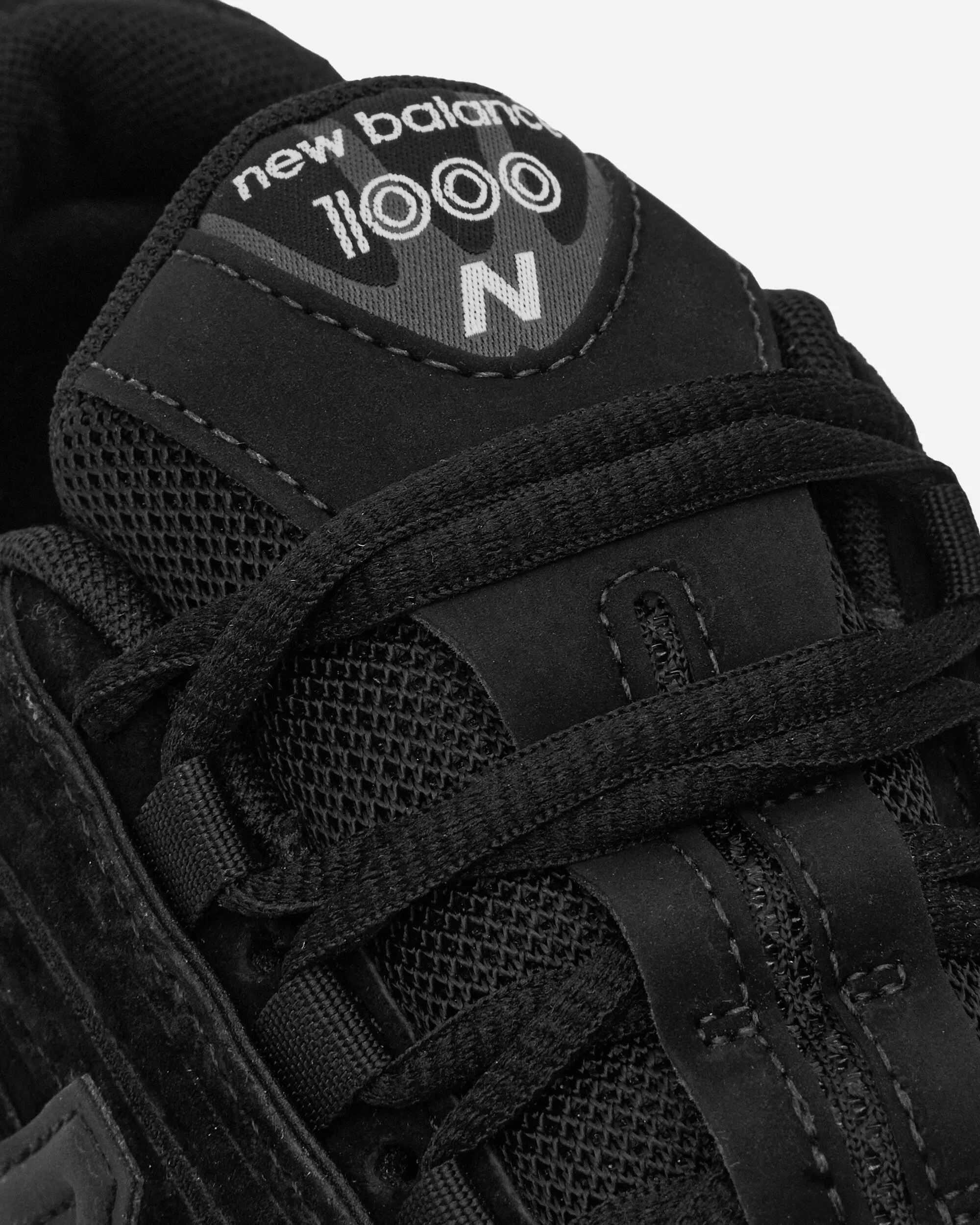 1000 Sneakers Triple Black