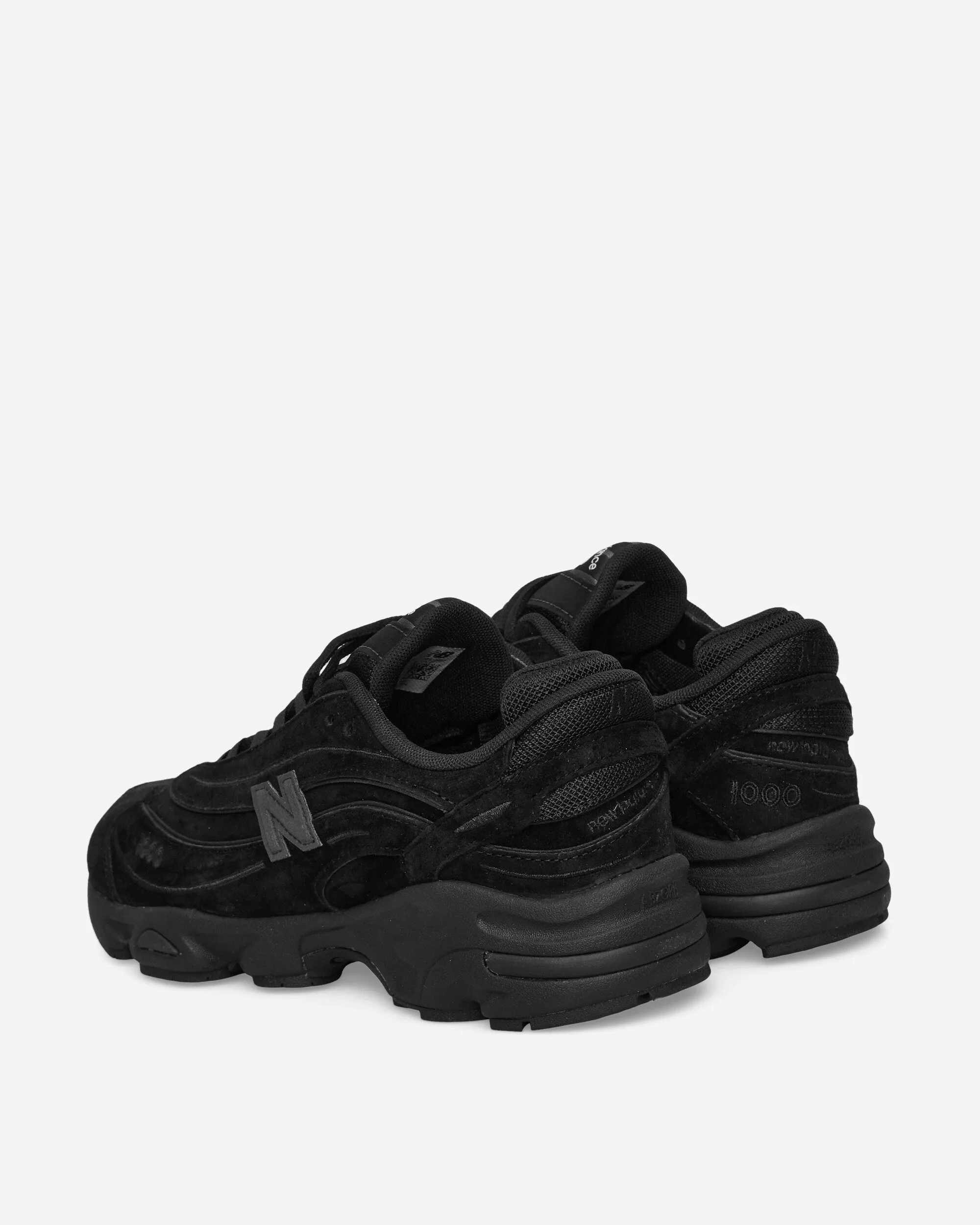 1000 Sneakers Triple Black