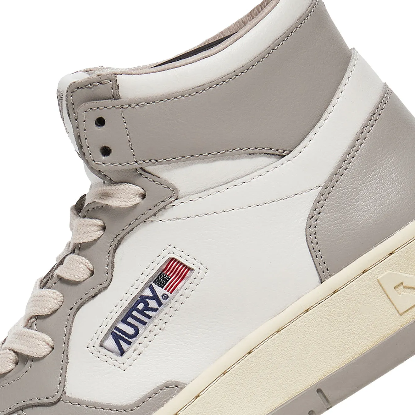 Autry Womens Medalist Mid Trainers White / Vapour