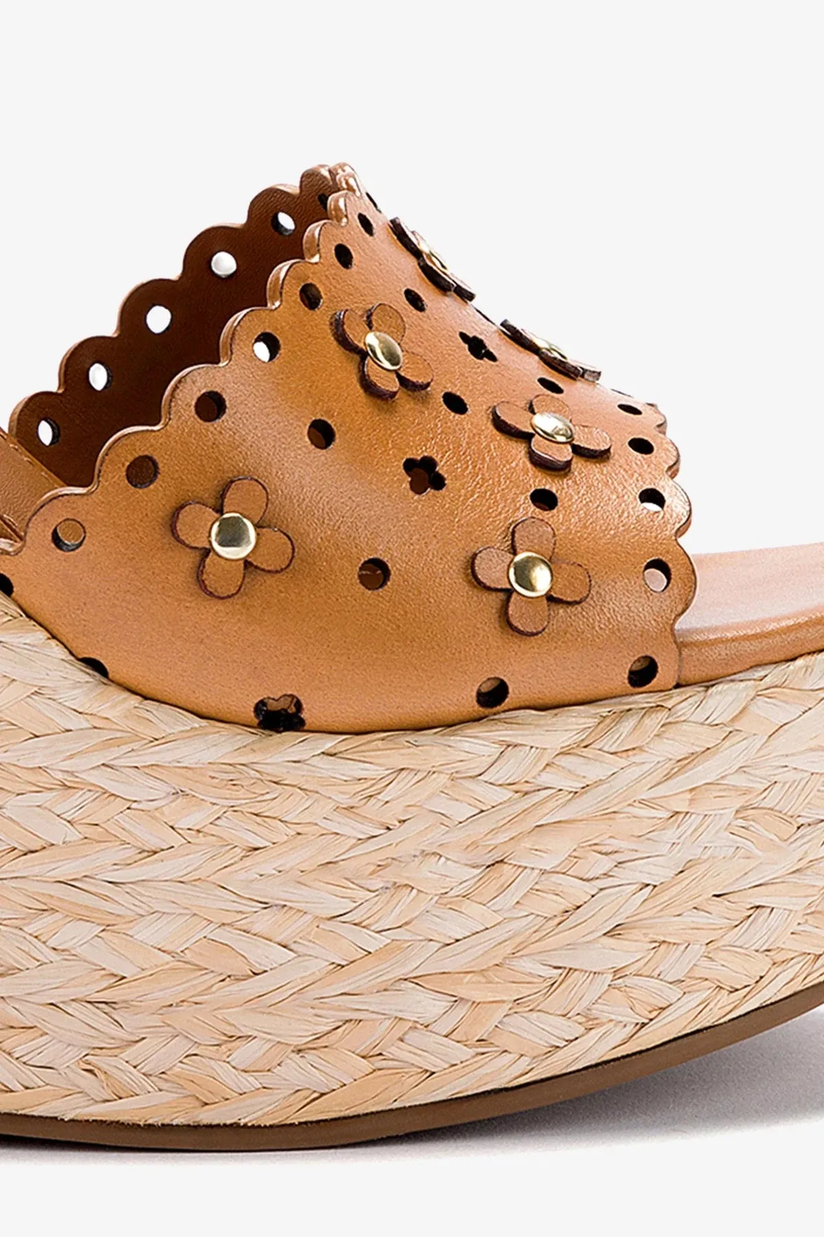 Jasmine Wedge In Biscuit Leather