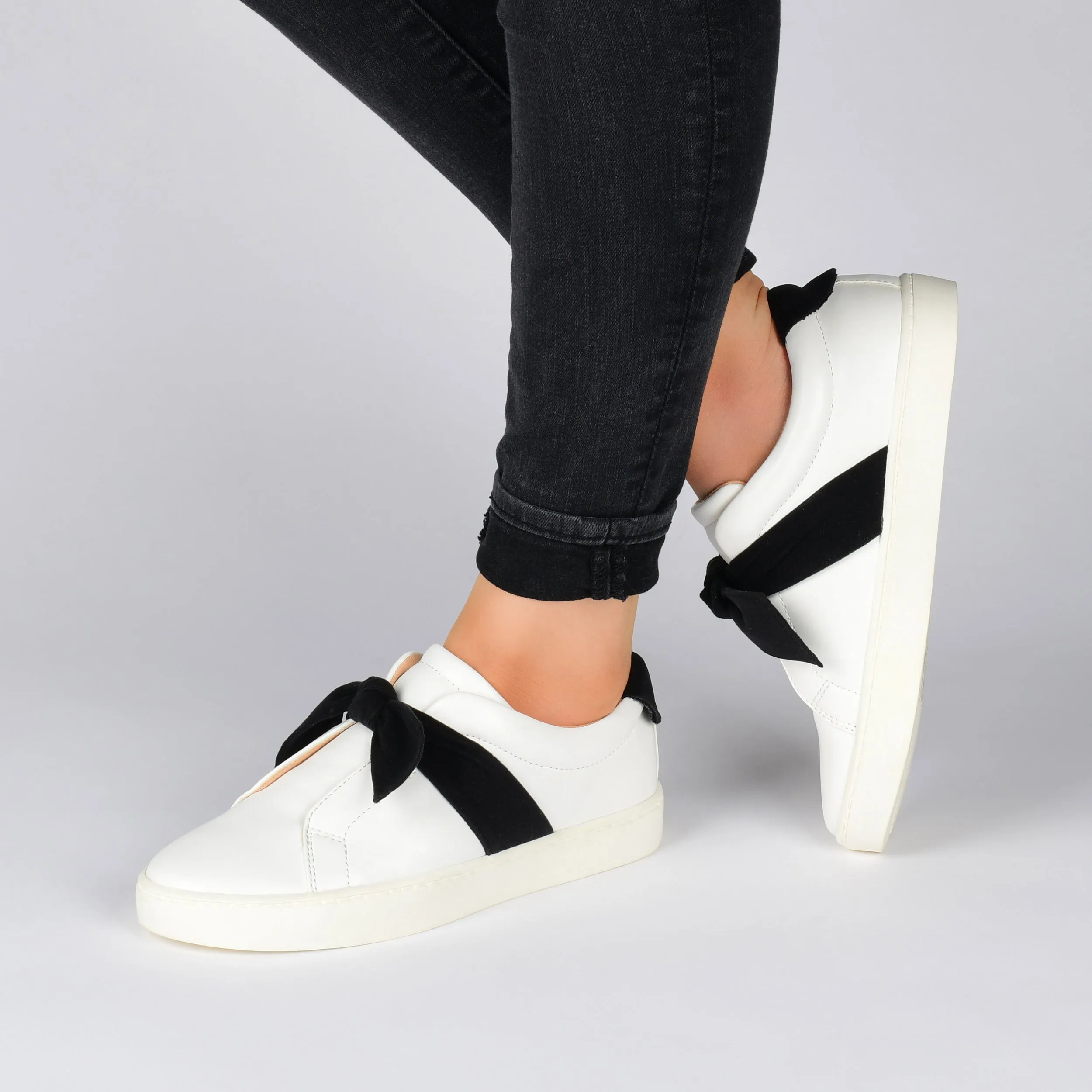 Journee Collection Women's Tru Comfort Foam Abrina Sneakers