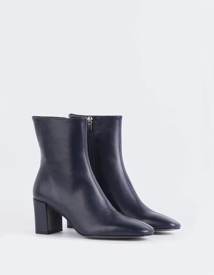 Lioni Navy Leather