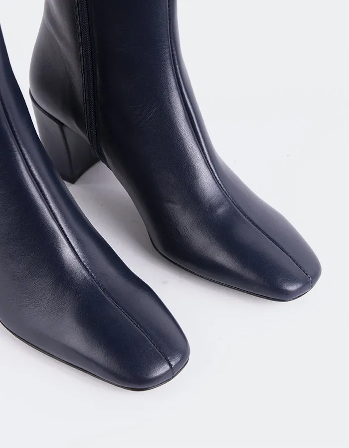 Lioni Navy Leather