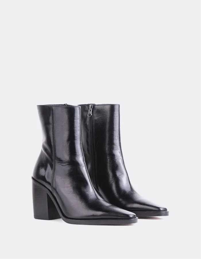 Meraly Black Leather