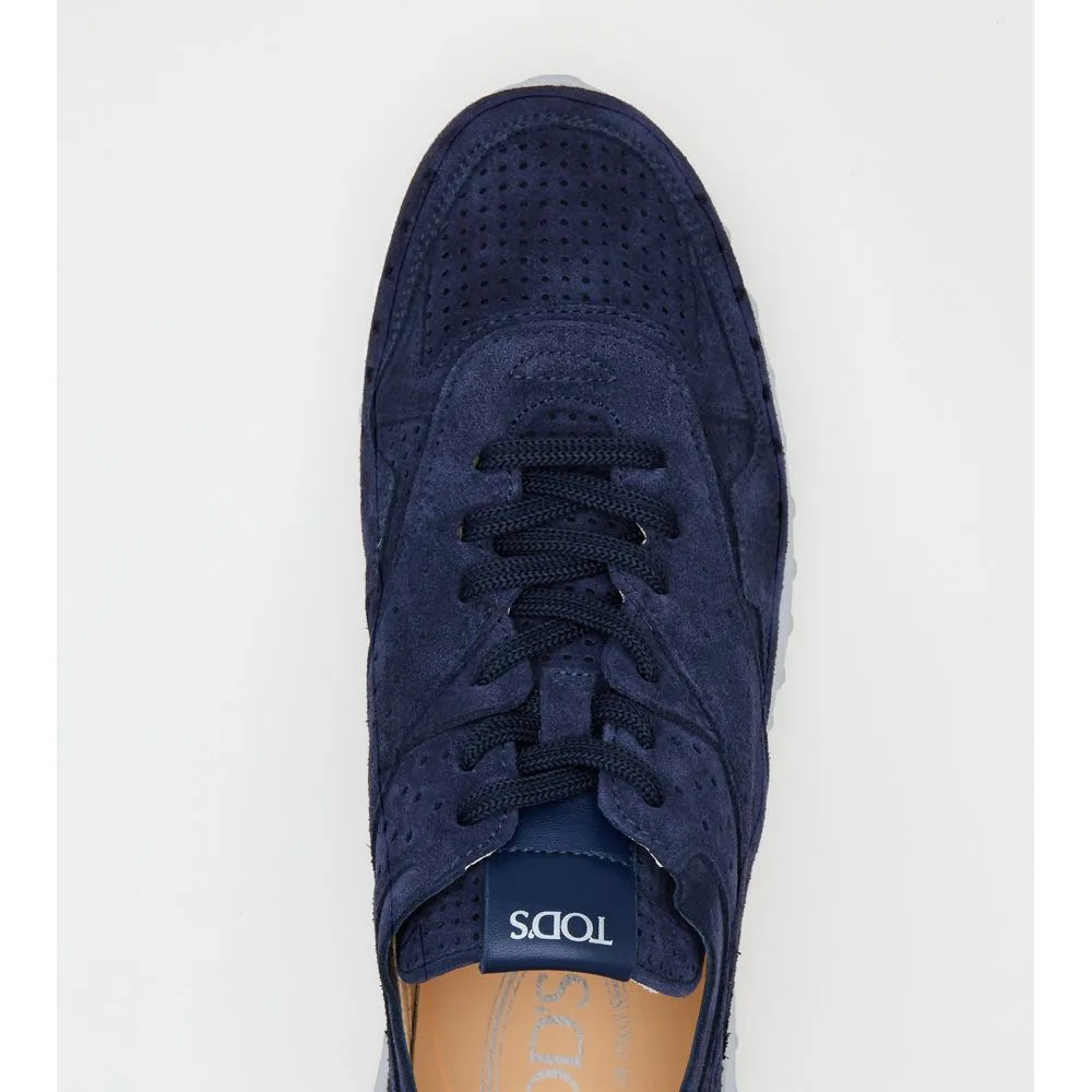 Sneakers in Suede