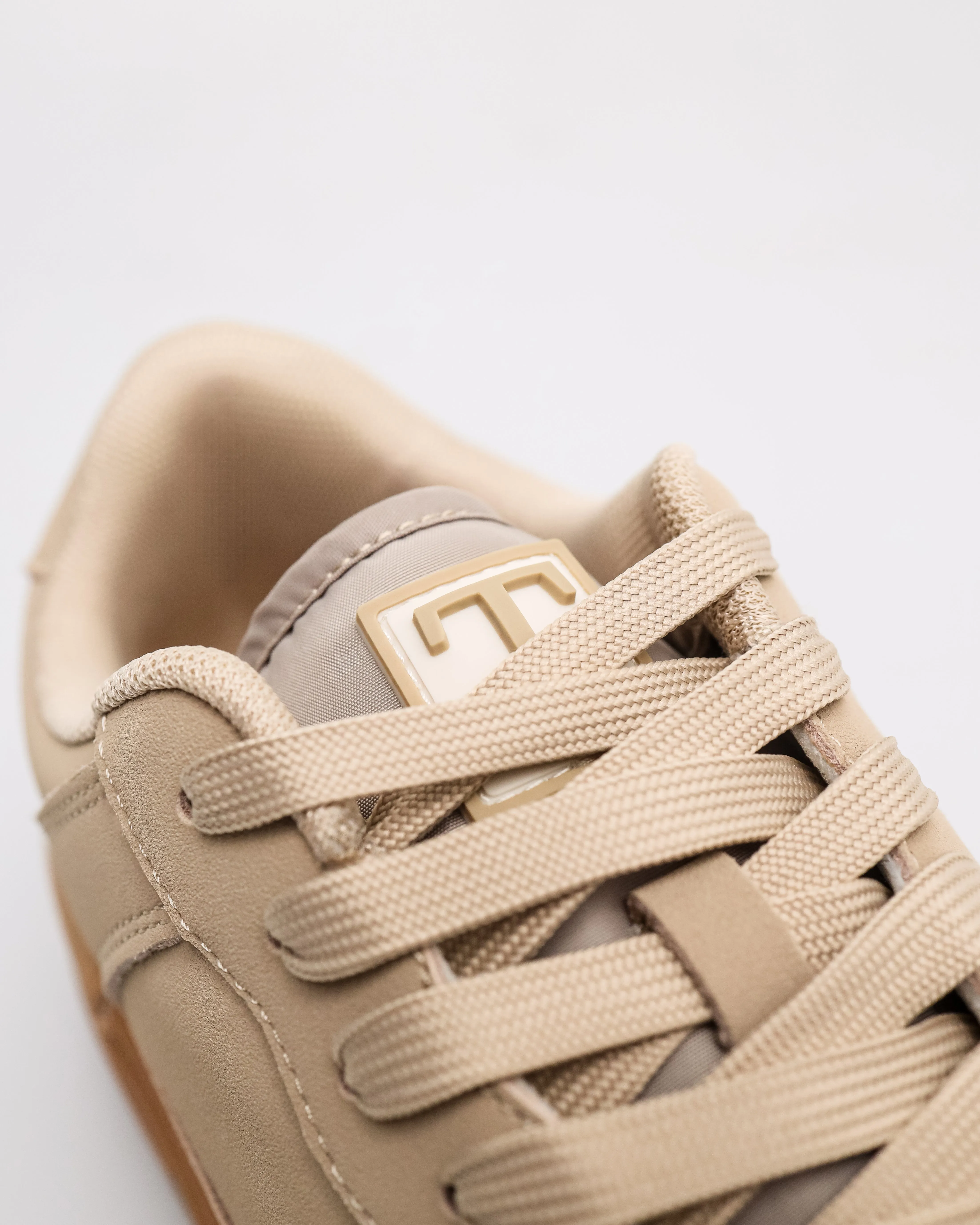 Tomaz C675M Men's Modern Stride Sneakers