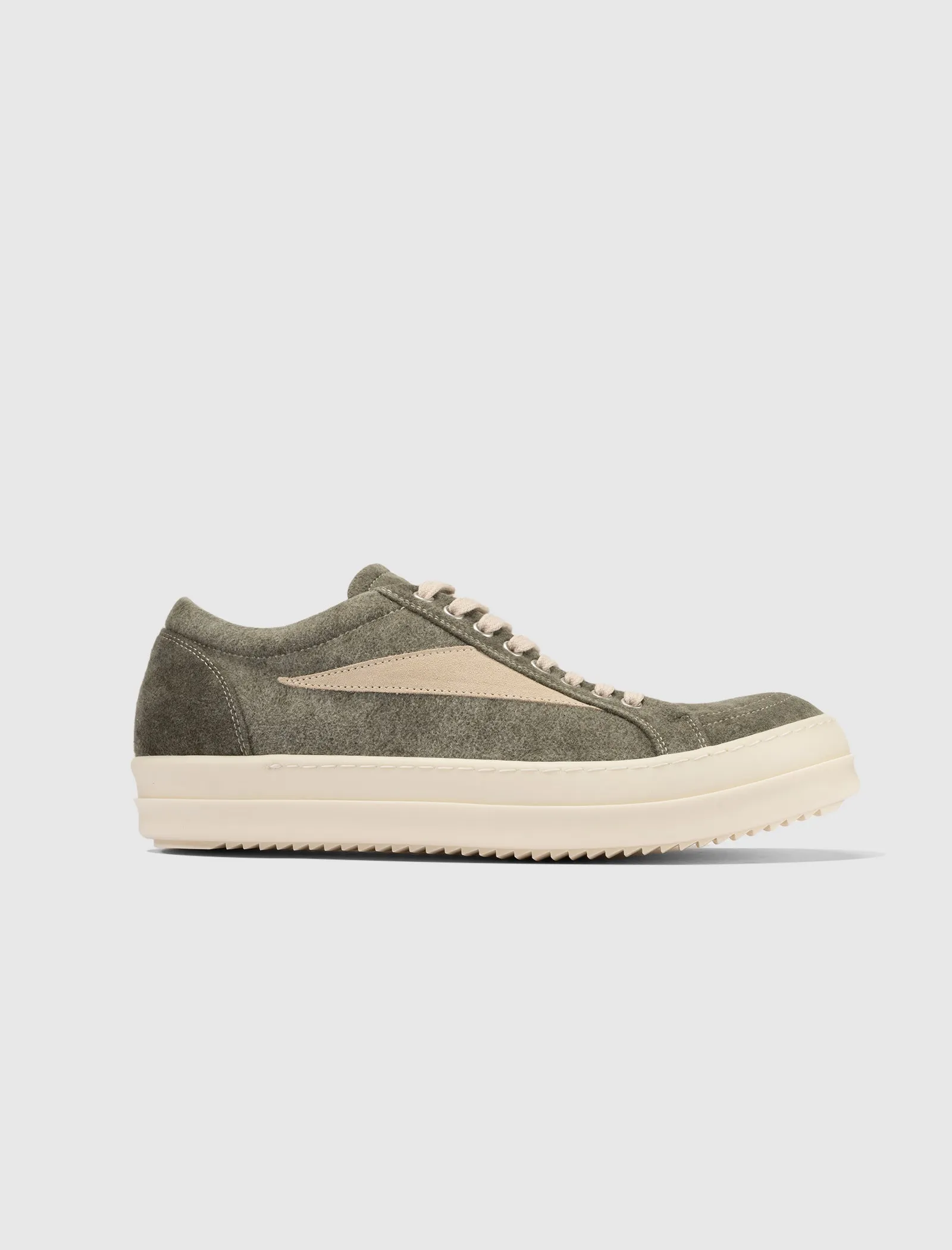 VINTAGE SNEAKERS