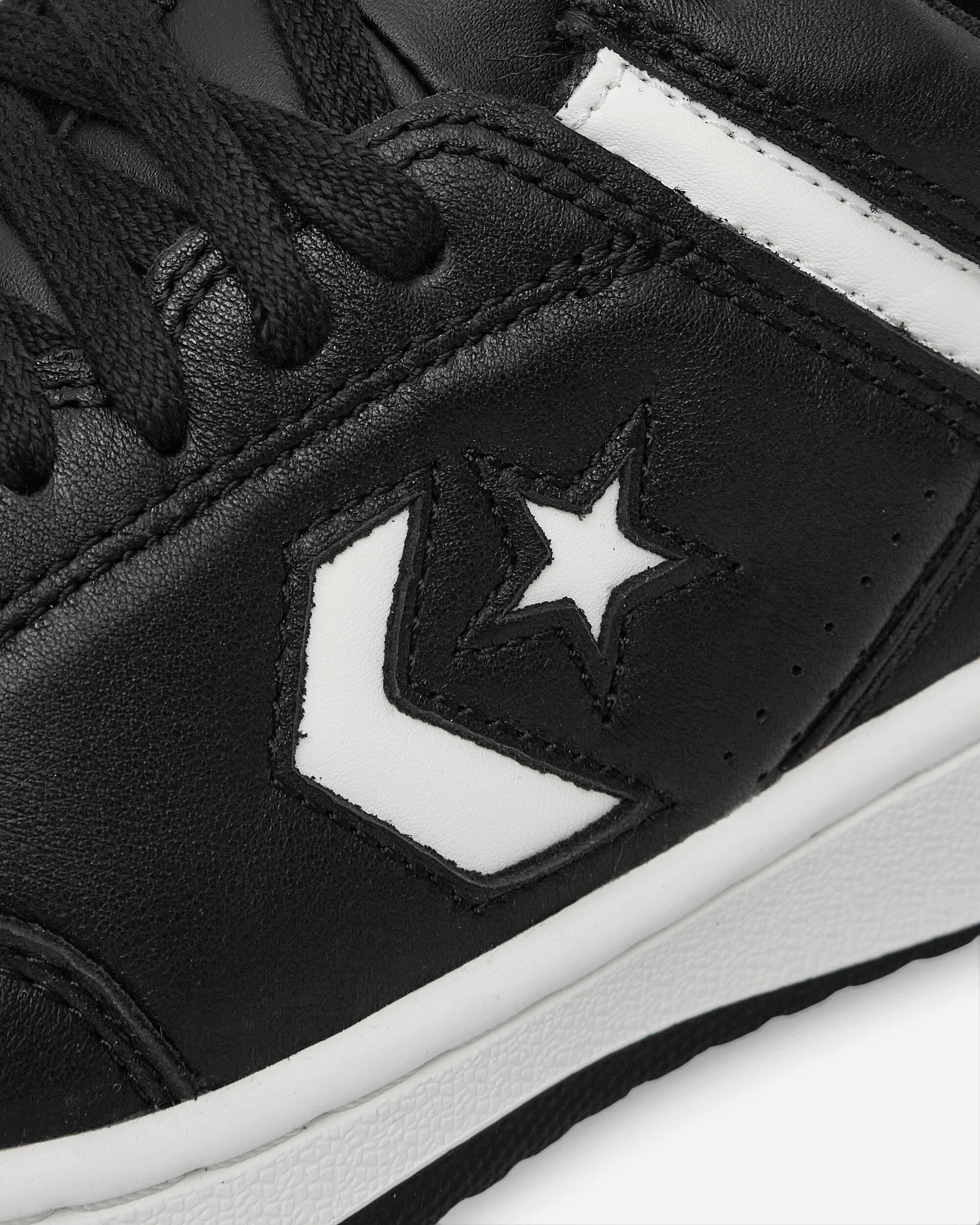 Weapon Sneakers Black