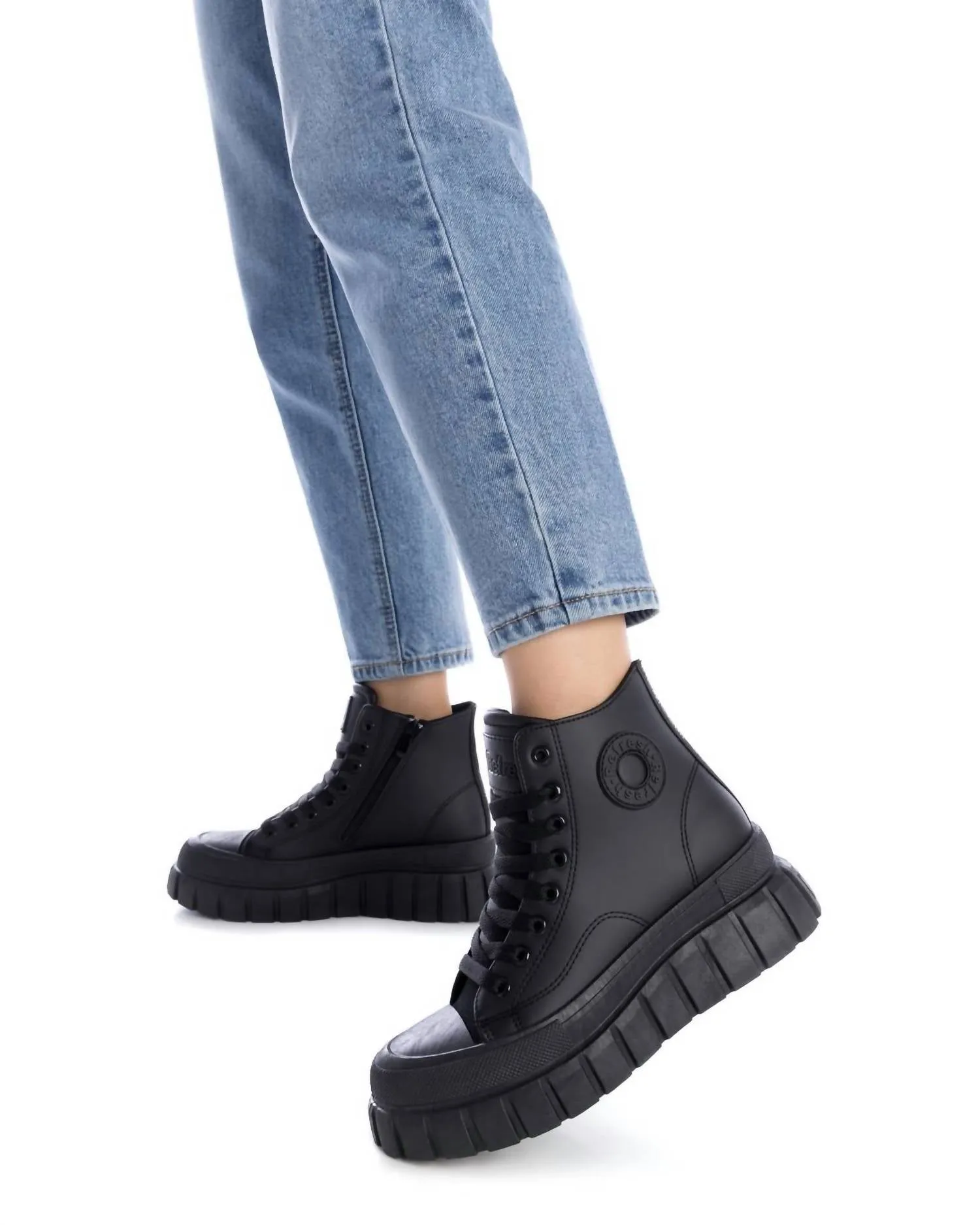 Women's Casual High Top Sneakers In Black