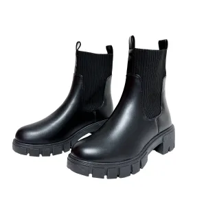 Women's Chelsea Boot In Black